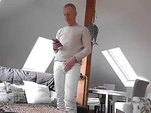 maxmueller321 online show from March 2026 09:00:01 AM