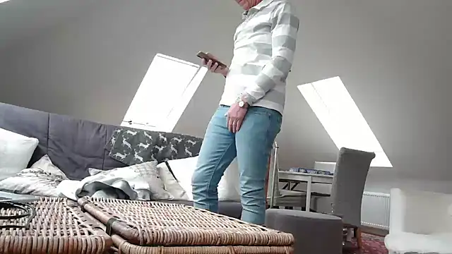 maxmueller321 online show from April 2026 08:02:02 AM