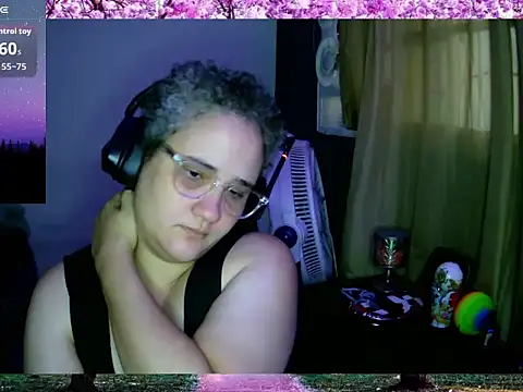 Snapshot of lolalicious_758 chatting on September 2025 11:33:01 AM lolalicious 758 online show from September 2025 11:33:01 AM