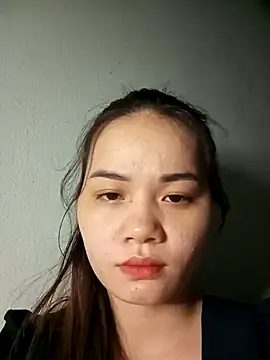 Ngoc-Trinh online show from December 2024 03:52:01 PM