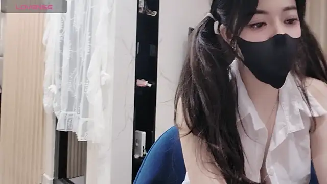 Snapshot of TuyetNhi2k6 chatting on January 2025 12:52:02 PM TuyetNhi2k6 online show from January 2025 12:52:02 PM