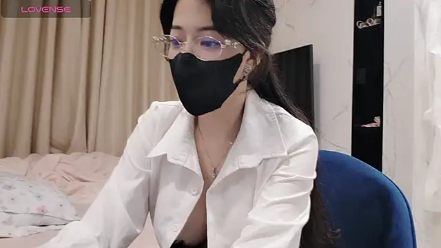 Snapshot of TuyetNhi2k6 chatting on January 2025 02:41:01 PM TuyetNhi2k6 online show from January 2025 02:41:01 PM