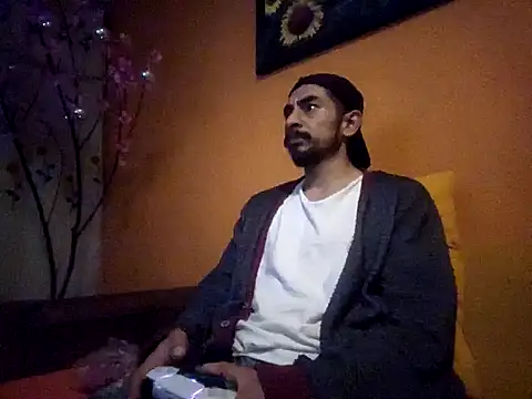 Snapshot of Angel_Coronel chatting on December 2024 01:43:01 AM Angel Coronel online show from December 2024 01:43:01 AM