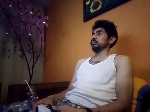 Snapshot of Angel_Coronel chatting on January 2025 06:45:01 AM Angel Coronel online show from January 2025 06:45:01 AM