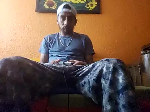 Snapshot of Angel_Coronel chatting on January 2025 10:37:01 PM Angel Coronel online show from January 2025 10:37:01 PM