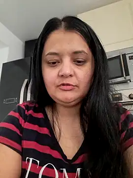 Snapshot of sarahhh1987 chatting on February 2026 07:29:01 AM sarahhh1987 online show from February 2026 07:29:01 AM