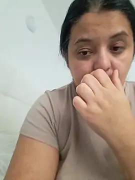 Snapshot of sarahhh1987 chatting on February 2026 06:55:02 AM sarahhh1987 online show from February 2026 06:55:02 AM