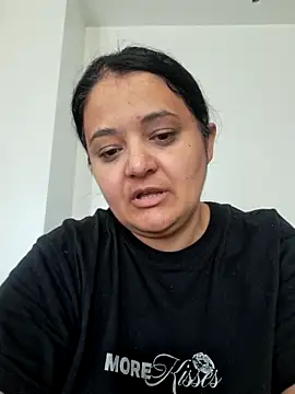 Snapshot of sarahhh1987 chatting on April 2026 08:48:01 AM sarahhh1987 online show from April 2026 08:48:01 AM