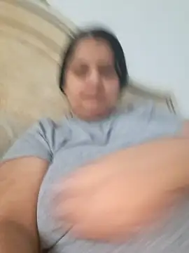 Snapshot of sarahhh1987 chatting on April 2026 02:28:02 PM sarahhh1987 online show from April 2026 02:28:02 PM