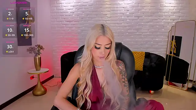 HannaConnor  online show from November 2025 08:41:01 PM