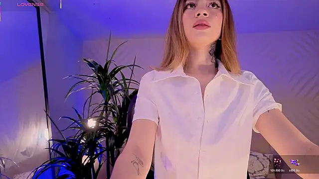 ViolettHansson online show from February 2025 09:42:01 PM