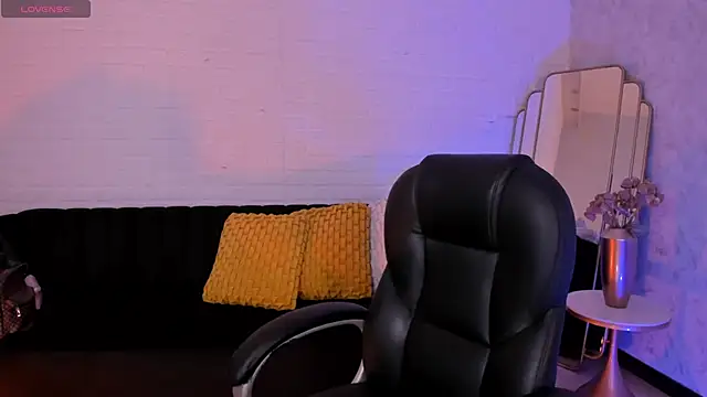 ViolettHansson online show from November 2025 11:46:01 AM