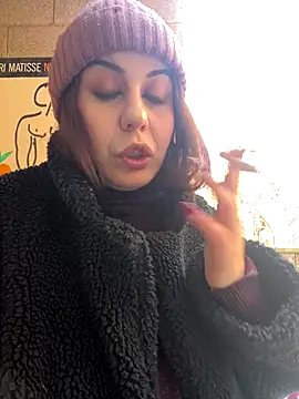 holyeroticss online show from December 2024 06:17:01 PM