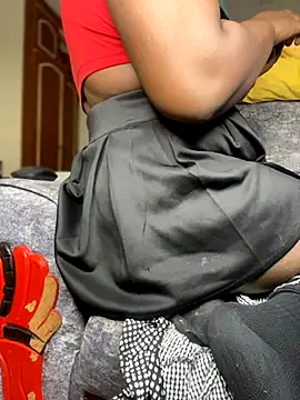 Snapshot of zonroe_the_big chatting on November 2025 03:01:02 AM zonroe the big online show from November 2025 03:01:02 AM