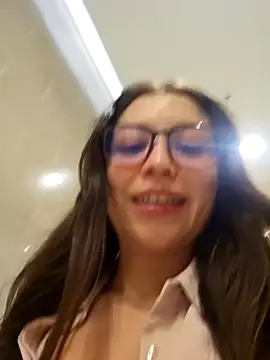 mmmVirginia online show from April 2026 07:04:02 PM