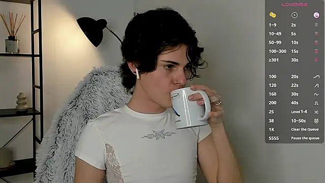 Snapshot of little_femb0y chatting on February 2026 05:22:02 PM little femb0y online show from February 2026 05:22:02 PM