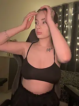 Snapshot of _MayShy_ chatting on December 2024 08:25:01 PM  MayShy  online show from December 2024 08:25:01 PM