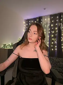 Snapshot of _MayShy_ chatting on December 2024 08:23:02 PM  MayShy  online show from December 2024 08:23:02 PM