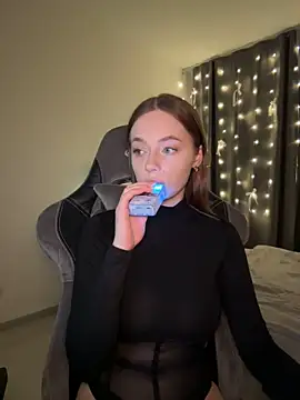 Snapshot of _MayShy_ chatting on January 2025 10:15:02 PM  MayShy  online show from January 2025 10:15:02 PM