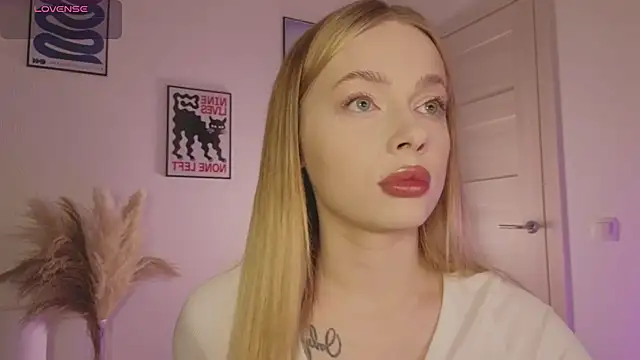 Snapshot of _MayShy_ chatting on March 2025 09:53:02 PM  MayShy  online show from March 2025 09:53:02 PM