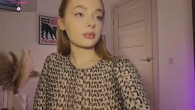 Snapshot of _MayShy_ chatting on March 2025 04:51:01 PM  MayShy  online show from March 2025 04:51:01 PM