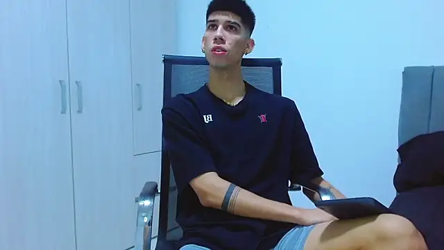 jhony-sex online show from September 2025 03:07:02 AM