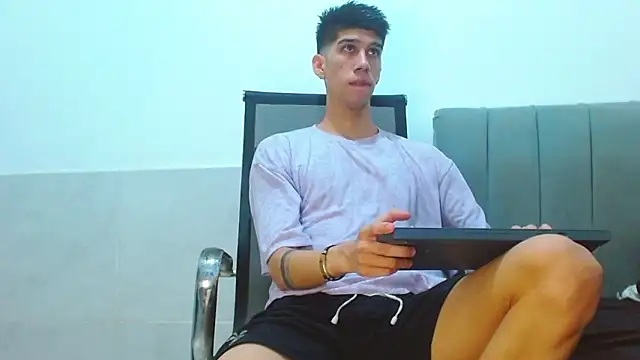 jhony-sex online show from June 2026 07:44:01 AM