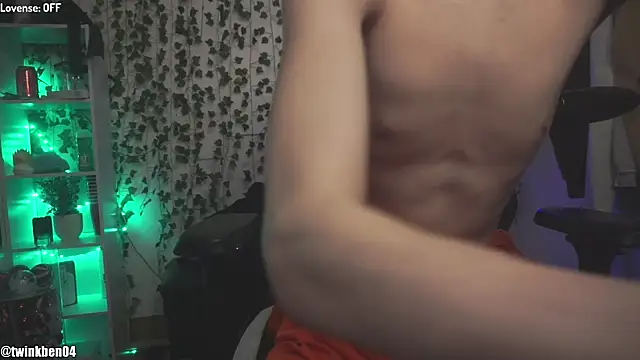 Snapshot of twinkben chatting on November 2025 03:34:01 AM twinkben online show from November 2025 03:34:01 AM