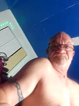 justjerkinaround666 online show from February 2026 05:58:01 PM