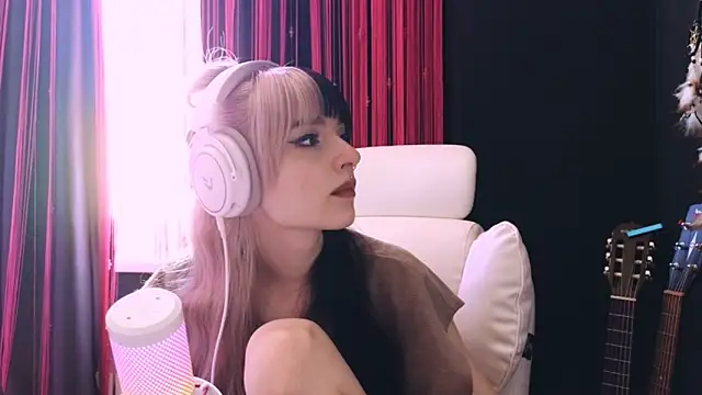 Avi Nile online show from April 2026 03:15:01 AM