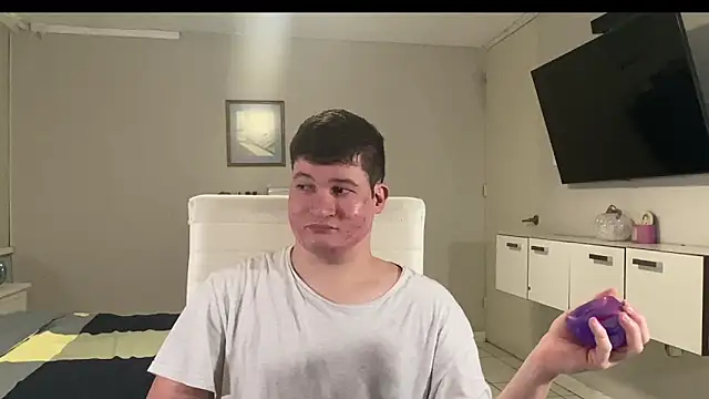 Lorenzo hernandez online show from November 2025 07:57:01 PM