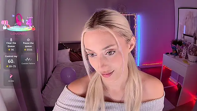 LoryWood online show from December 2025 03:43:02 PM