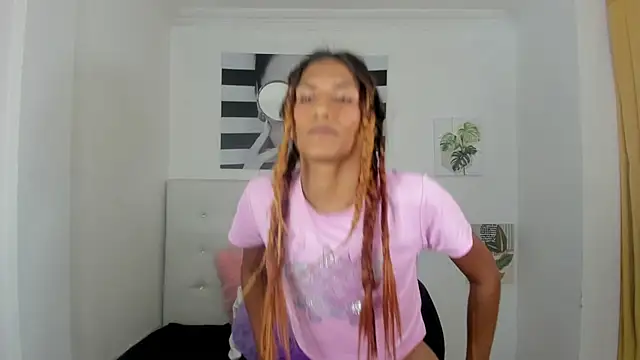 Brisahott online show from December 2025 07:42:01 PM