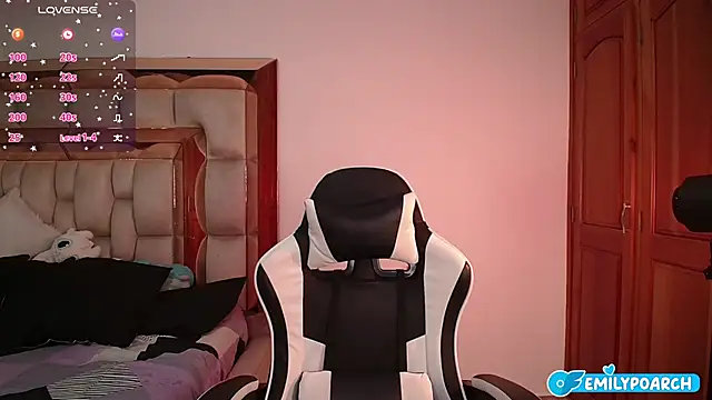 Snapshot of emilyaboott chatting on February 2026 09:57:02 PM emilyaboott online show from February 2026 09:57:02 PM