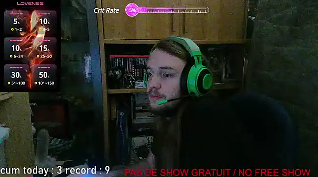 nicolasdumand21 online show from December 2024 09:48:01 PM