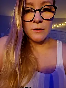Snapshot of Paynted_Lady chatting on December 2025 12:35:02 PM Paynted Lady online show from December 2025 12:35:02 PM