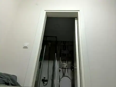 laynufff online show from January 2026 08:01:02 PM