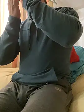 FumesClouds online show from December 2024 11:13:02 PM