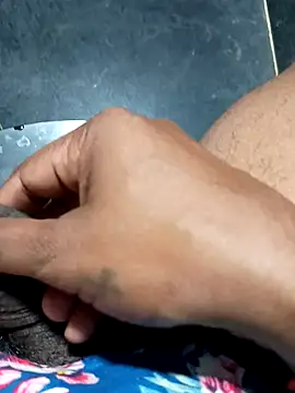 Snapshot of SexyMama_boy chatting on February 2025 10:31:01 PM SexyMama boy online show from February 2025 10:31:01 PM