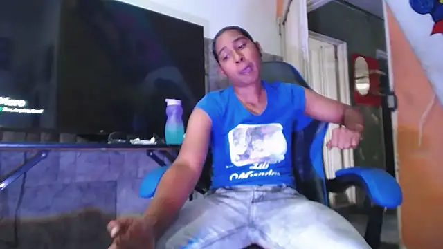 yohatinelly07 online show from September 2025 09:51:01 PM