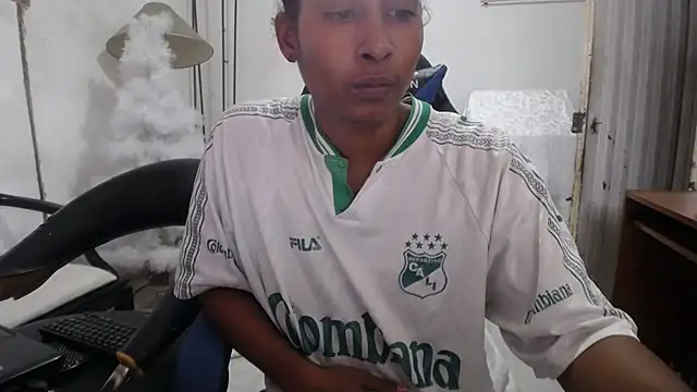 yohatinelly07 online show from November 2025 08:00:01 PM