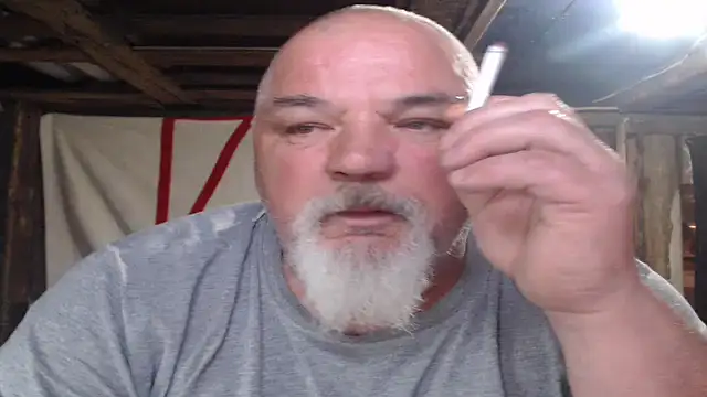Newfiesausage1972 online show from May 2026 12:45:01 PM