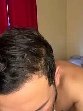 Snapshot of LATIN010 chatting on October 2025 09:04:02 PM LATIN010 online show from October 2025 09:04:02 PM