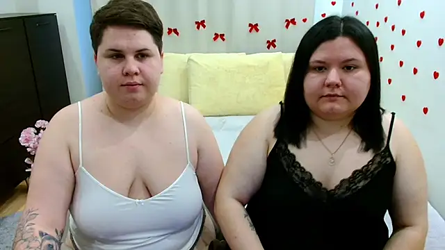 Snapshot of BeckyAndHellen chatting on November 2025 11:11:01 AM BeckyAndHellen online show from November 2025 11:11:01 AM