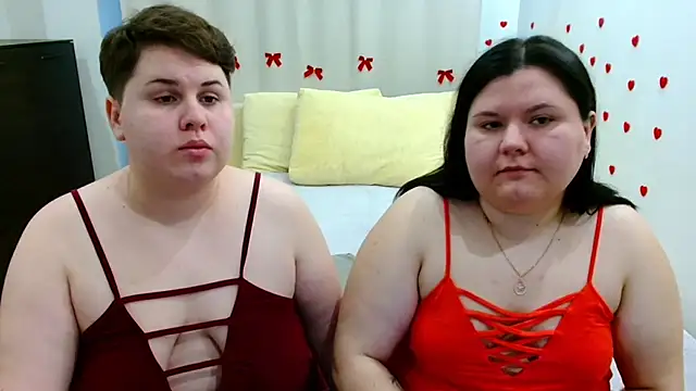 Snapshot of BeckyAndHellen chatting on November 2025 12:08:02 PM BeckyAndHellen online show from November 2025 12:08:02 PM