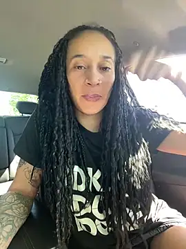 Shuggabutt online show from April 2026 06:16:01 PM