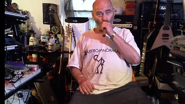 Snapshot of SirGarMack chatting on July 2026 04:18:02 PM SirGarMack online show from July 2026 04:18:02 PM