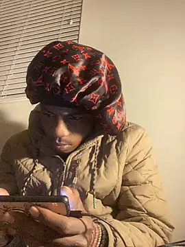 Snapshot of gaimov3r2024 chatting on December 2024 02:49:02 AM gaimov3r2024 online show from December 2024 02:49:02 AM