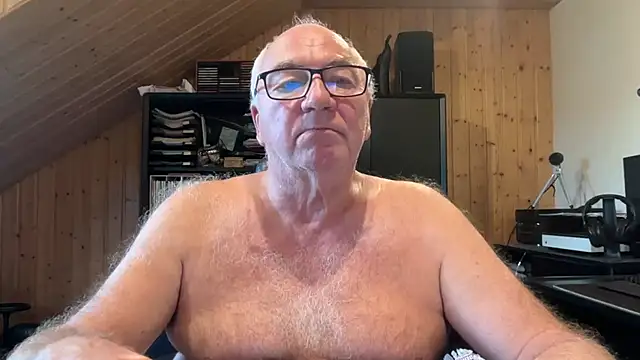 Snapshot of biggandybig chatting on September 2025 01:59:02 PM biggandybig online show from September 2025 01:59:02 PM