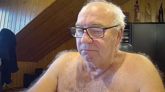 Snapshot of biggandybig chatting on October 2025 06:25:01 AM biggandybig online show from October 2025 06:25:01 AM